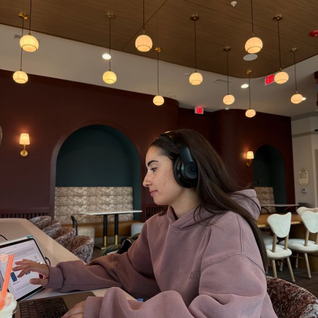focus comes easy when your study space looks like this✨ 

#verve #uofsc #uofschousing #columbiasc
