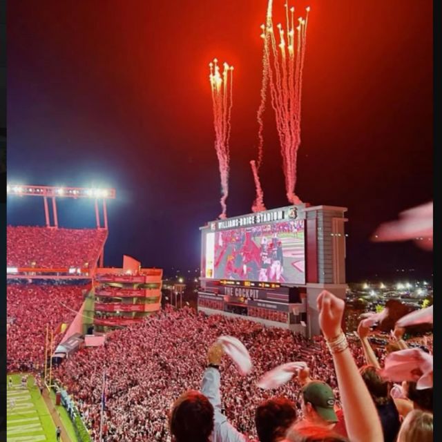 Home is where the hype is. 📣
Welcome to Columbia! This week is all about exploring your new home—from the stadium to the campus. But why stop there? Elevate your new home by calling VERVE home.

Spots are filling fast for the upcoming terms. Snag yours at the link in our bio! #classof2030 #uscclassof2030