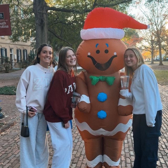 asking USC students hard-hitting questions 🎅