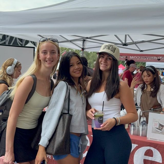 VERVE parents-approved! thanks for an unforgettable day - can’t wait for you to live your best damn life!

#columbiasc #universityofsouthcarolina #uofschousing @garnetmediagroup